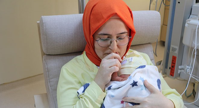 Prematüre bebeklere 'Ten tene temas' ile koruma