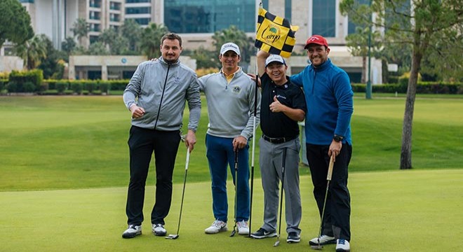Pro-Am Golf Turnuvası'nın şampiyonu Max Kramer
