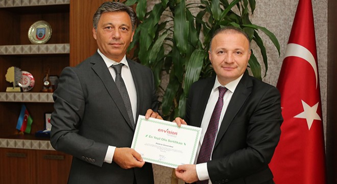 Rektör Ünal'a 'Çevreci Üniversite' ödülü