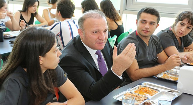 Rektör Ünal, öğrencilerle buluştu