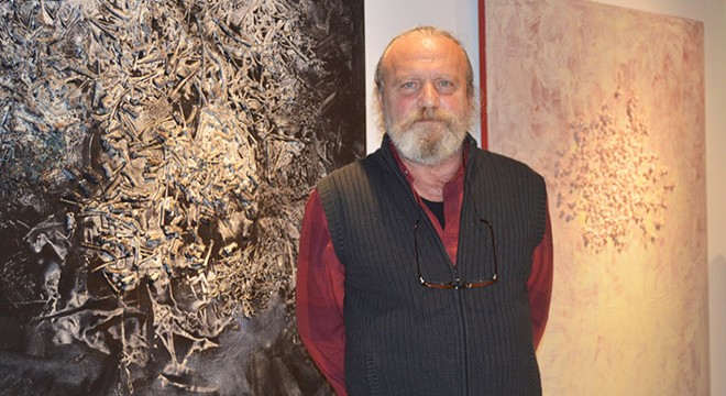Ressam Coşkun, Antalya'da çalışmalarını sergiledi