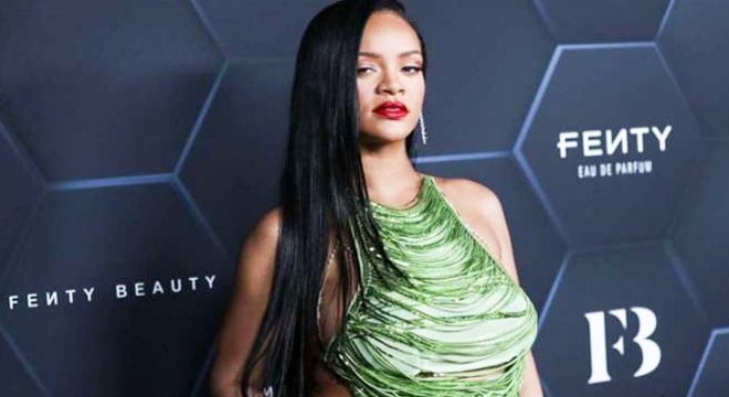 Rihanna ikinci kez anne oldu