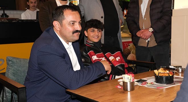 Rıza Sümer, öğrencileri dinledi