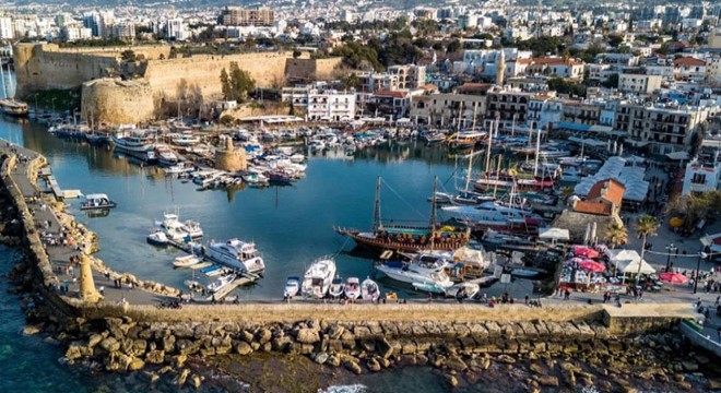 Ruslar rotayı Kıbrıs'a çevirdi, fiyatları uçuşa geçti