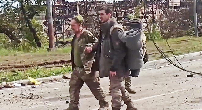Rusya: 29'u yaralı 694 Ukrayna askeri teslim oldu