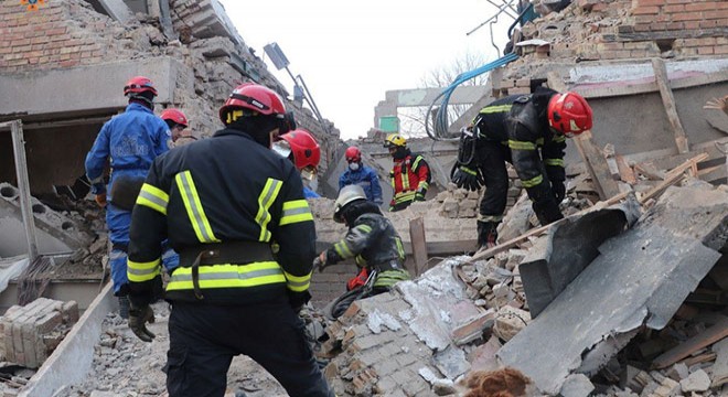 Rusya Ukrayna'yı vurdu: 3 ölü 2 yaralı
