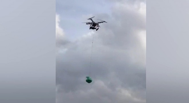 Rusya'da karantinaya karşı drone ile kek servisi