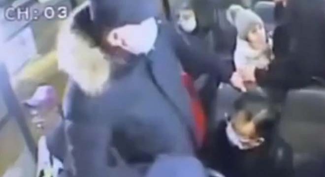 Rusya’da maske uyarısı yapan yolcu öldürüldü