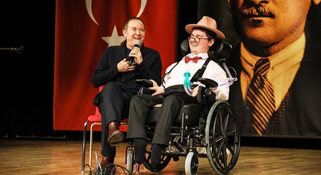 SMA'lı Efe Samet, sahnede en büyük hayalini gerçekleştirdi