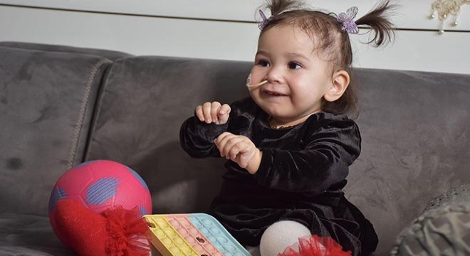 SMA'lı Mihra Helin'in annesi: Hiçbir yemeğin tadını bilmiyor