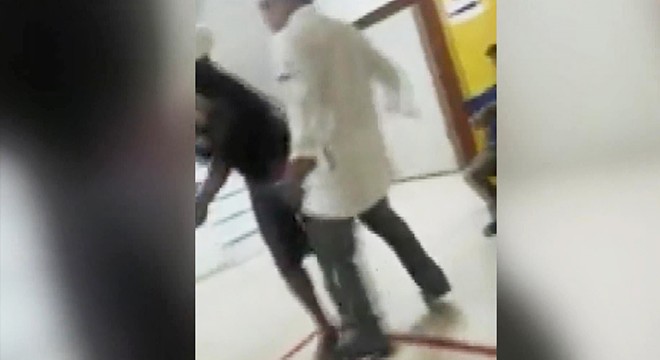 Sağlık çalışanı, hastayı tokatladı