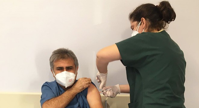 Sağlık personeline ikinci doz aşı