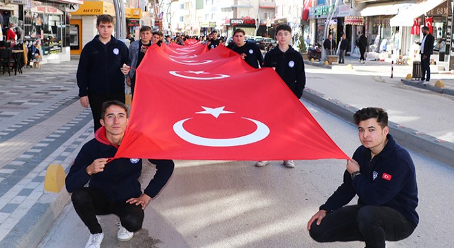 Sandıklı'da bayraklı bayram kutlaması