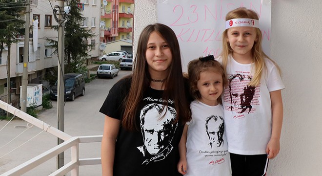 Sandıklı'da çocuklar bayramı balkonlarda kutladı