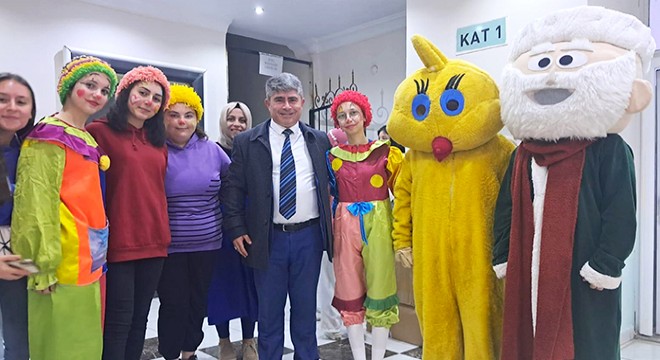 Sandıklı'da çocuklar hediyelerle sevindirildi