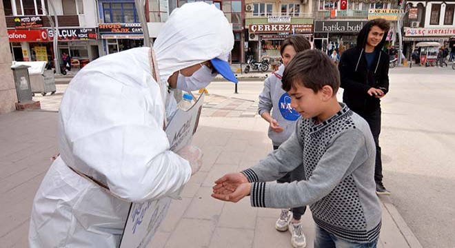 Sandıklı'da mobil dezenfektan uygulaması
