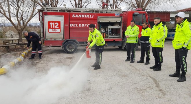 Sandıklı'da polis ve öğrencilere yangın tatbikatı