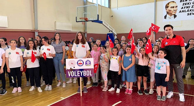 Sandıklı'da yaz spor okulları açıldı