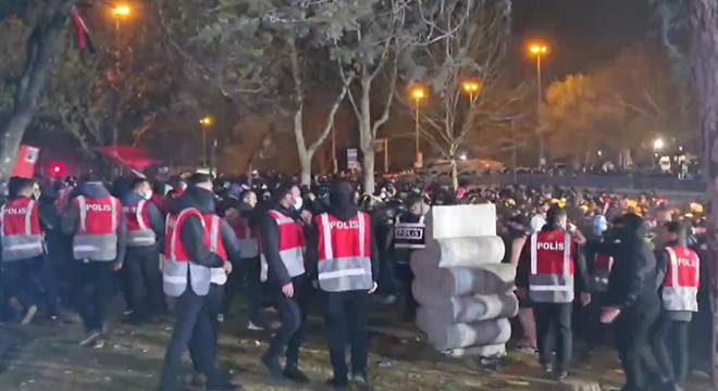 Saraçhane'de izinsiz gösteriye polisten müdahale