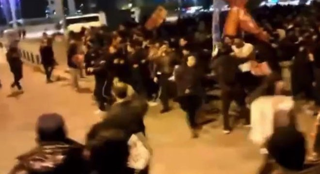 Saraçhane'deki gösterilerde 6 polis yaralandı