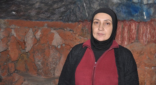 Sednaya Cezaevi'nde 14 yıl tutuklu kaldıktan sonra kurtulan oğlunu arıyor