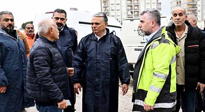 Sel baskınından zarar gören evlere Başkan Uysal'dan ziyaret