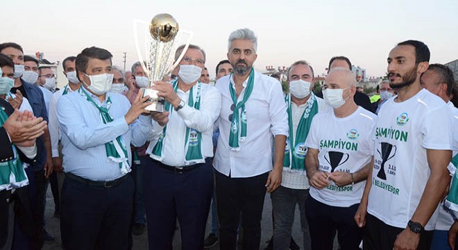 Serik Belediyespor'da şampiyonluk kutlaması