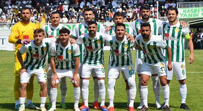 Serik Belediyespor'da şampiyonluk son maça kaldı