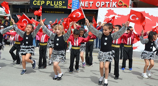 Serik'te 23 Nisan coşkuyla kutlandı
