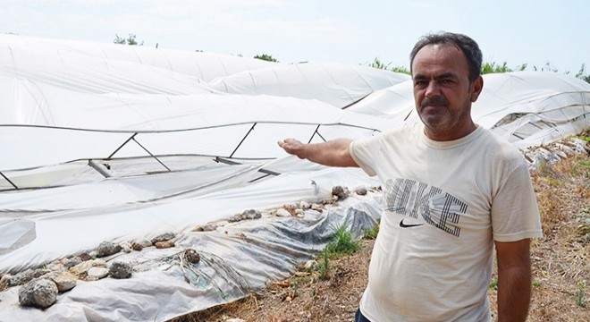 Serik'te fırtına ve sağanakta seralar zarar gördü