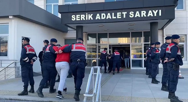 Serik'te jandarmadan torbacı operasyonu