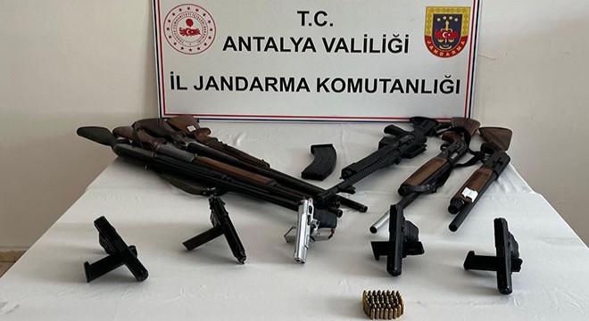 Serik'te kaçak silah operasyonu