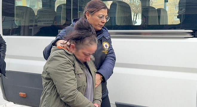Sevgilisini otomobilde bıçaklayarak öldürdü