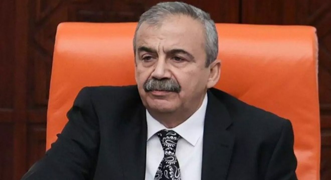 Sırrı Süreyya Önder'in yoğun bakımdaki tedavisi sürüyor