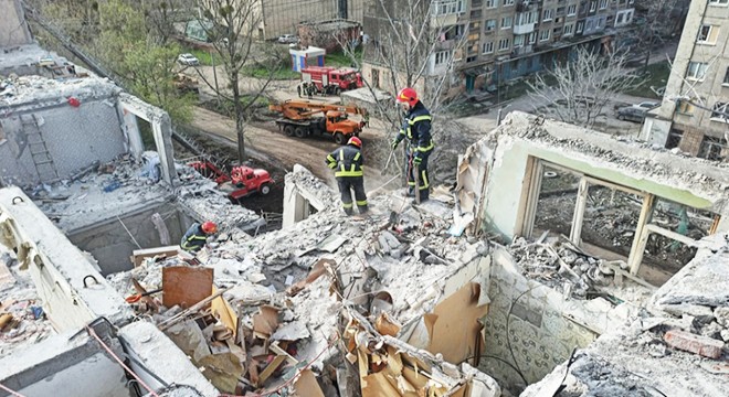 Sloviansk’ta vurulan apartmanda can kaybı 15’e yükseldi
