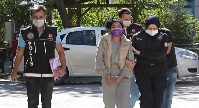 Suçüstü yakalanan uyuşturucu satıcıları adliyede