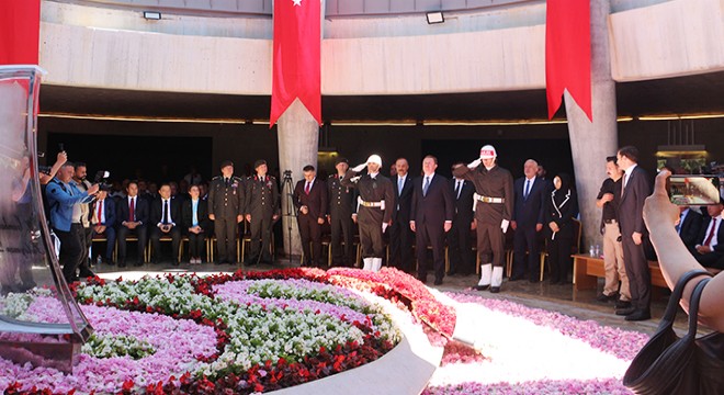 Süleyman Demirel, kabri başında anıldı