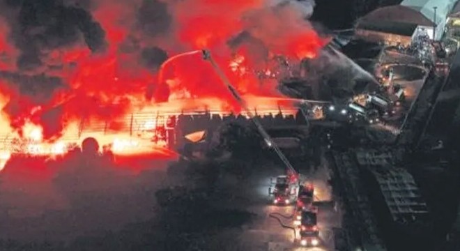 Sünger fabrikasında korkutan yangın