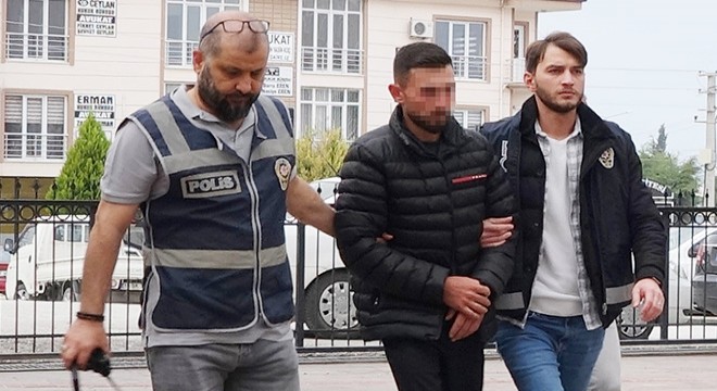 Tabancayla ateş ederken, arkadaşını yaralayan damat adliyede