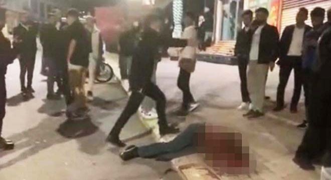 Taciz iddiasıyla darbedilen kamu görevlisi açığa alındı