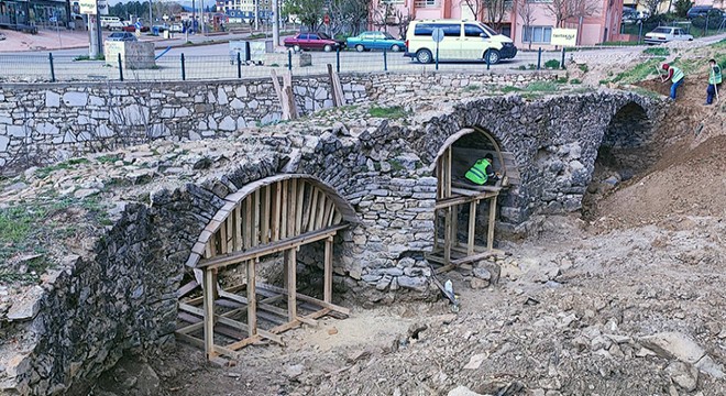 Tarihi Onaç Köprüsü restore ediliyor
