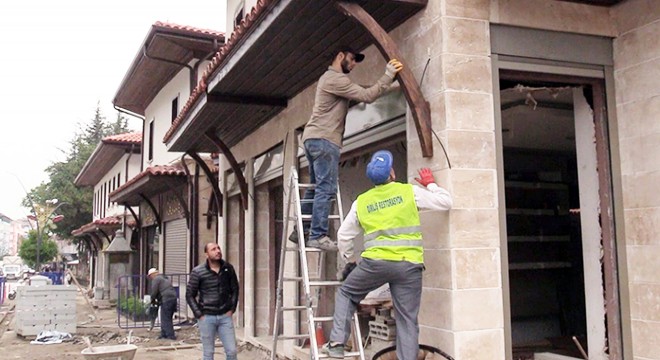 Tarihi Üzüm Pazarı'nda restorasyon sürüyor