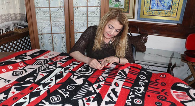 Tarihi kilimin desenleri keçeye işlendi