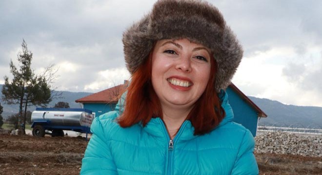 Tarlada çalışan kadın işçilere dondurma alınması için 50 lira bıraktı