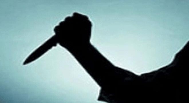 Tartıştığı arkadaşını sırtından bıçaklayıp öldürdü