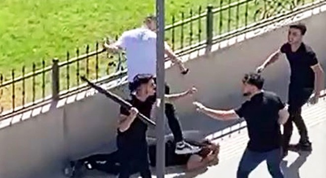 Tartıştıkları kişiyi tüfekle saldırıp darbettiler