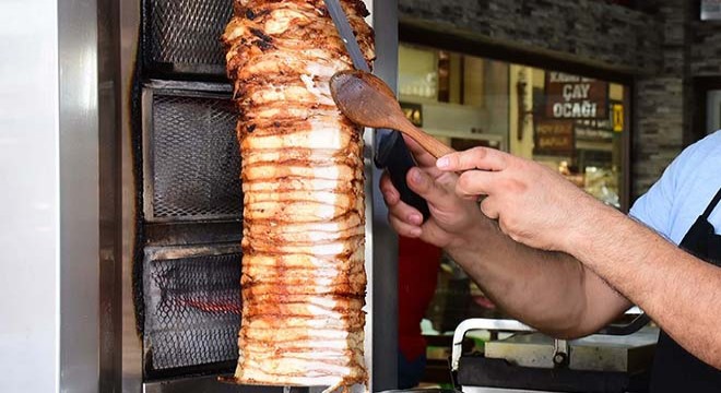 Tavuk döner zehirlenmesinde 'salmonella' uyarısı