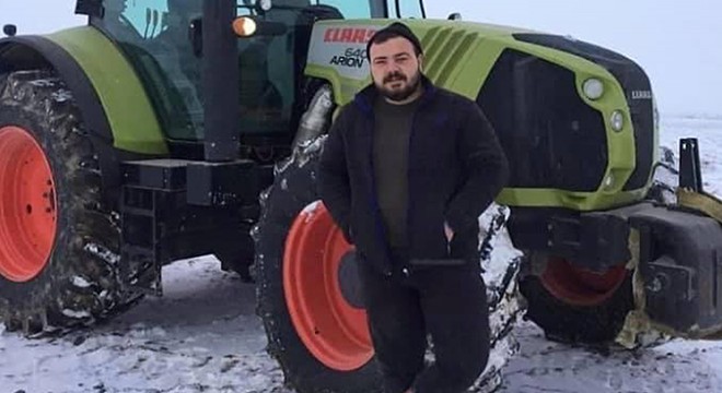 Traktörün içinde ölü bulundu