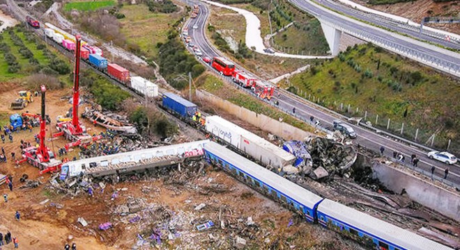 Tren kazasında ölen makinistin babası, Yunanistan'a iade edildi