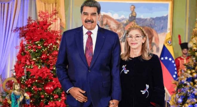 Trump: Maduro ve eşi yakalanarak ülke dışına çıkarıldı